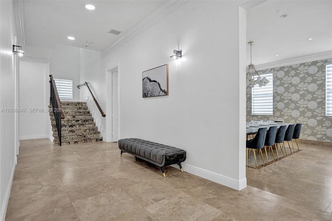 В аренду: $18,995 (9 спален, 6 ванн, 8368 Квадратных фут)