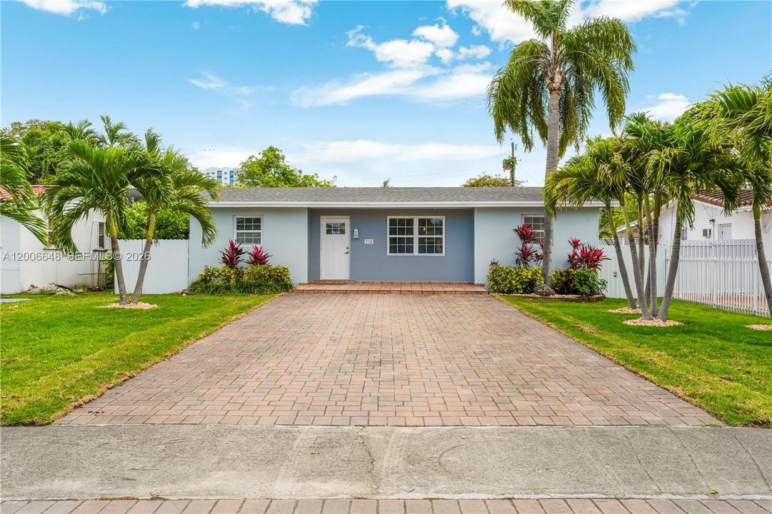 For Sale: $735,000 (3 beds, 3 baths, 1686 Square Feet)
