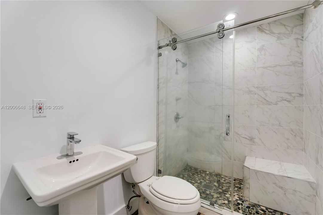 For Sale: $735,000 (3 beds, 3 baths, 1686 Square Feet)