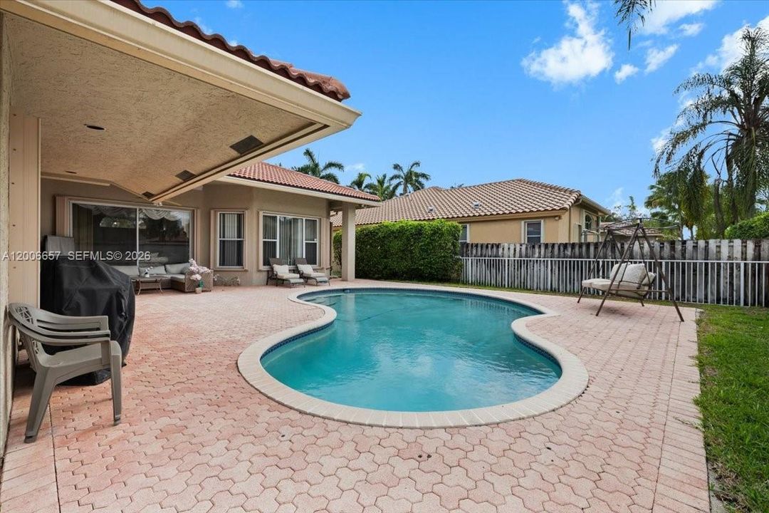 For Sale: $985,000 (4 beds, 2 baths, 2674 Square Feet)