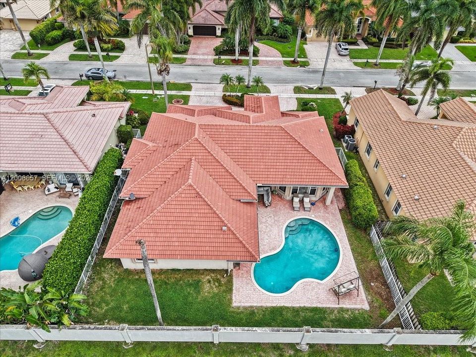 For Sale: $985,000 (4 beds, 2 baths, 2674 Square Feet)