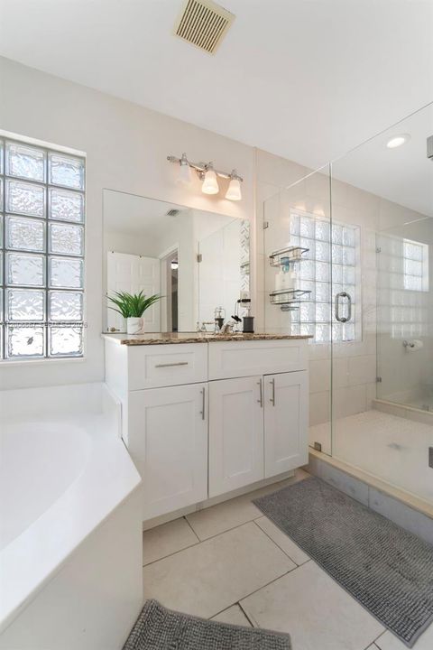 For Sale: $599,000 (5 beds, 3 baths, 3052 Square Feet)