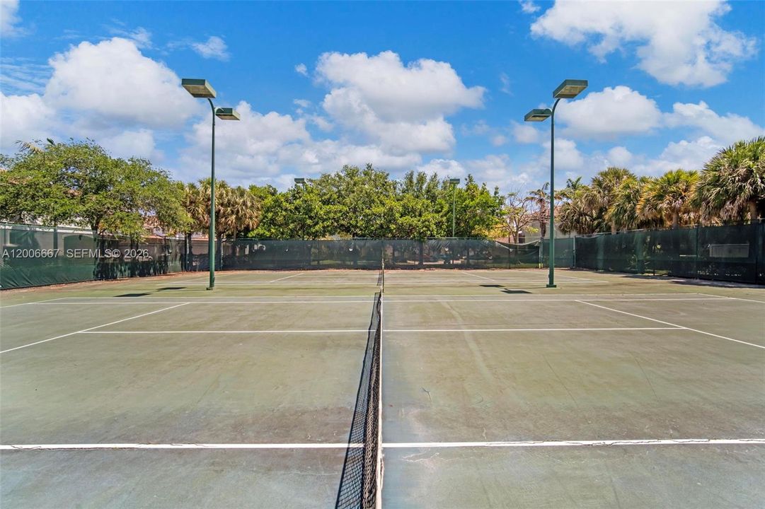 For Sale: $599,000 (5 beds, 3 baths, 3052 Square Feet)
