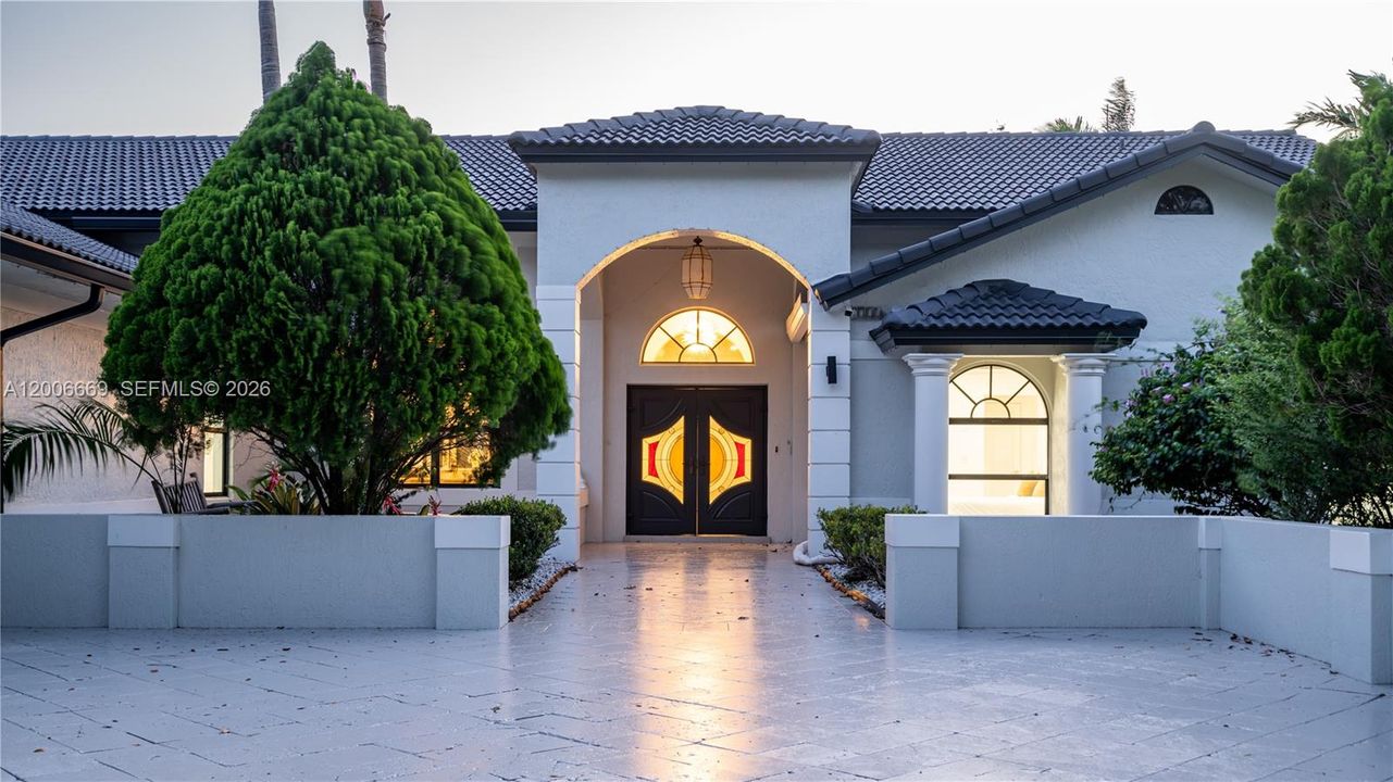 En Venta: $2,085,000 (7 camas, 5 baños, 3442 Pies cuadrados)
