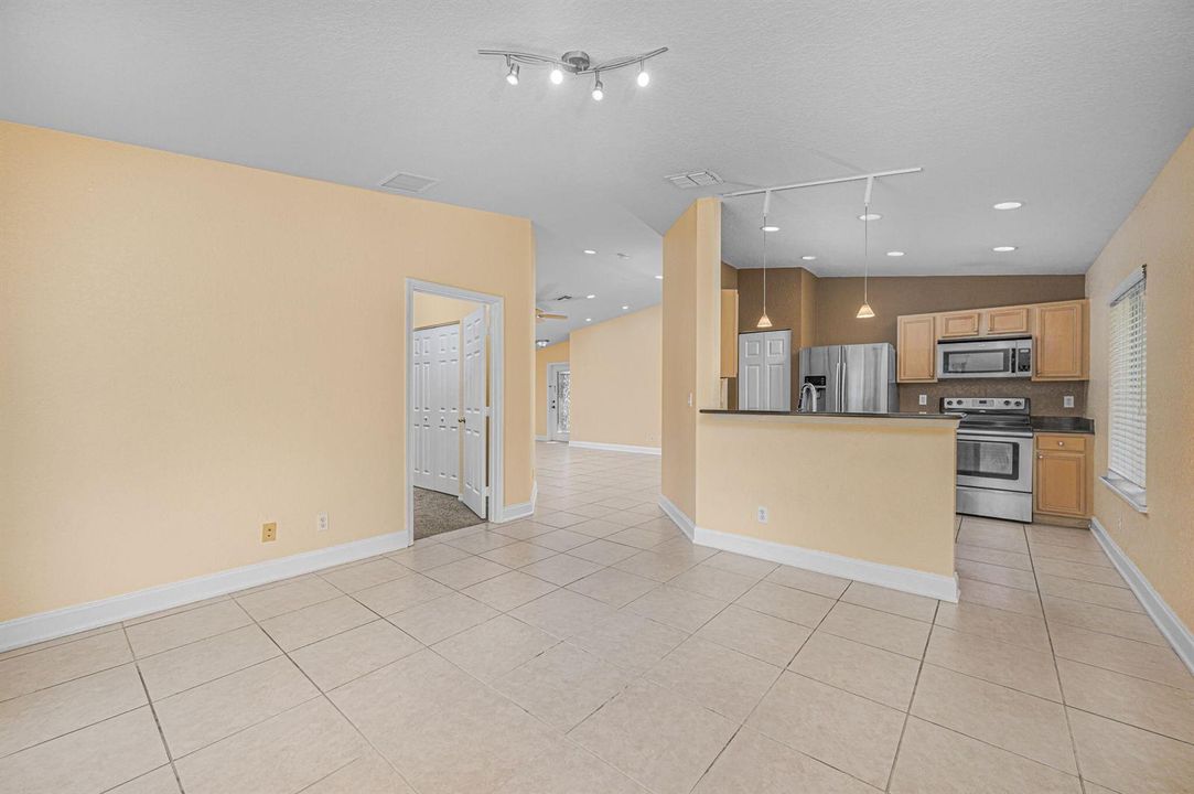 15-web-or-mls-2037 Providence Pl - 15
