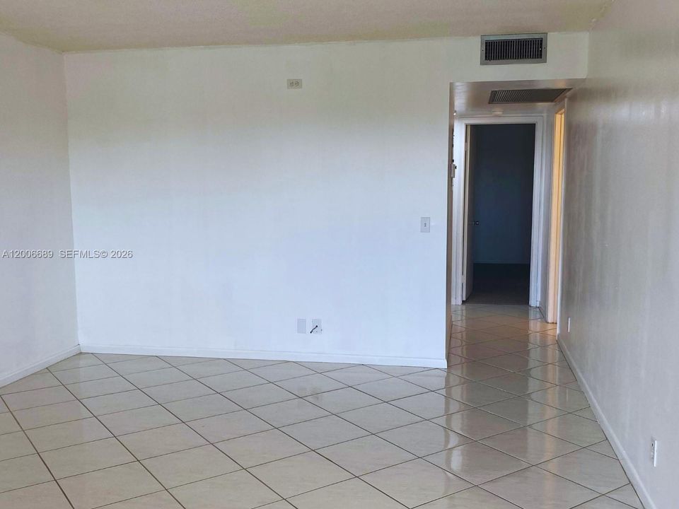 На продажу: $155,000 (2 спален, 1 ванн, 953 Квадратных фут)