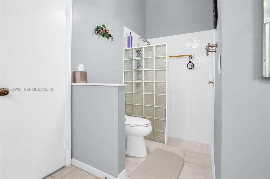 Active With Contract: $829,000 (3 beds, 2 baths, 2164 Square Feet)