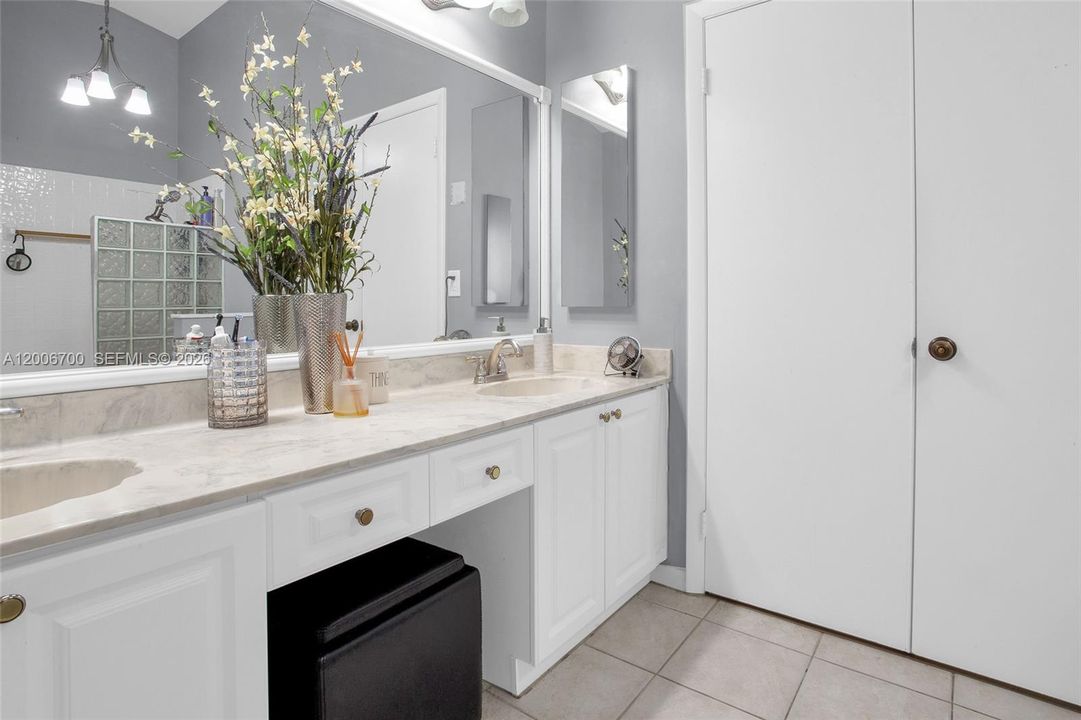 Active With Contract: $829,000 (3 beds, 2 baths, 2164 Square Feet)