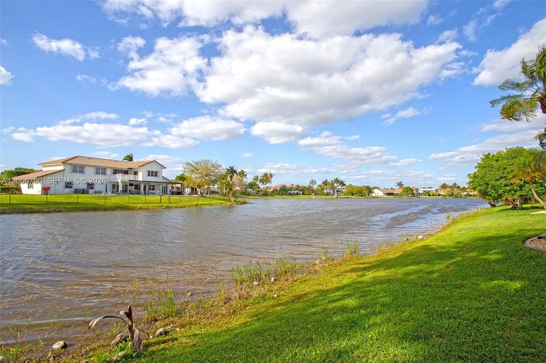 Active With Contract: $829,000 (3 beds, 2 baths, 2164 Square Feet)
