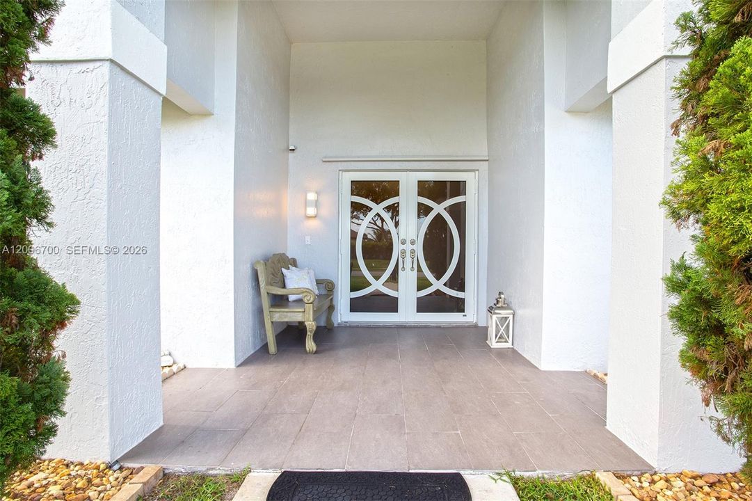 Active With Contract: $829,000 (3 beds, 2 baths, 2164 Square Feet)