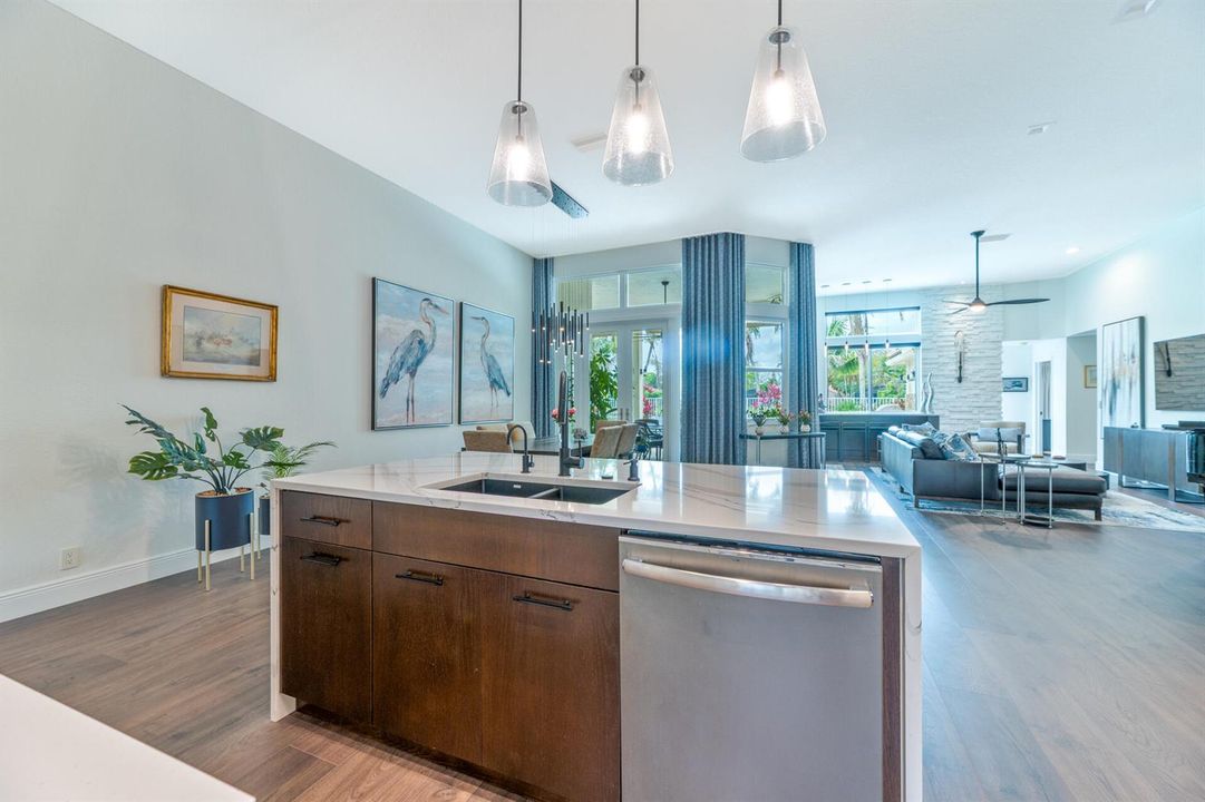 KITCHEN WITH GREATROOM