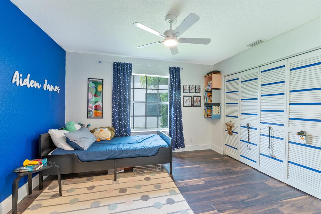 BEDROOM 2