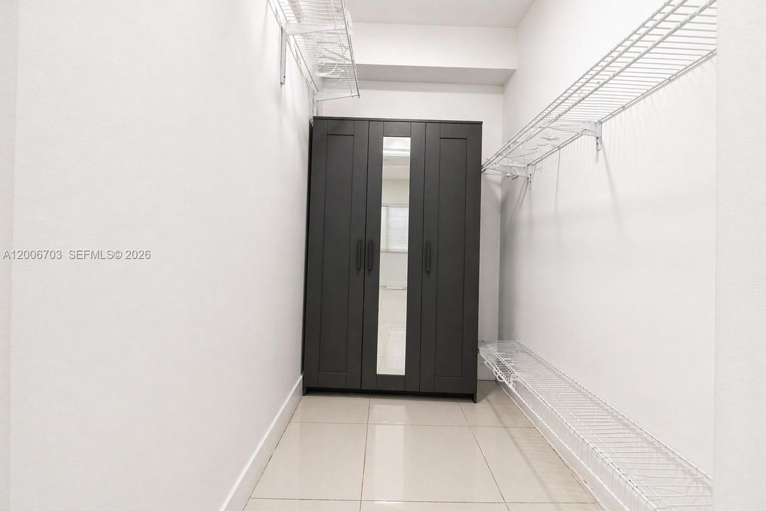 Под контрактом: $495,000 (4 спален, 3 ванн, 1476 Квадратных фут)