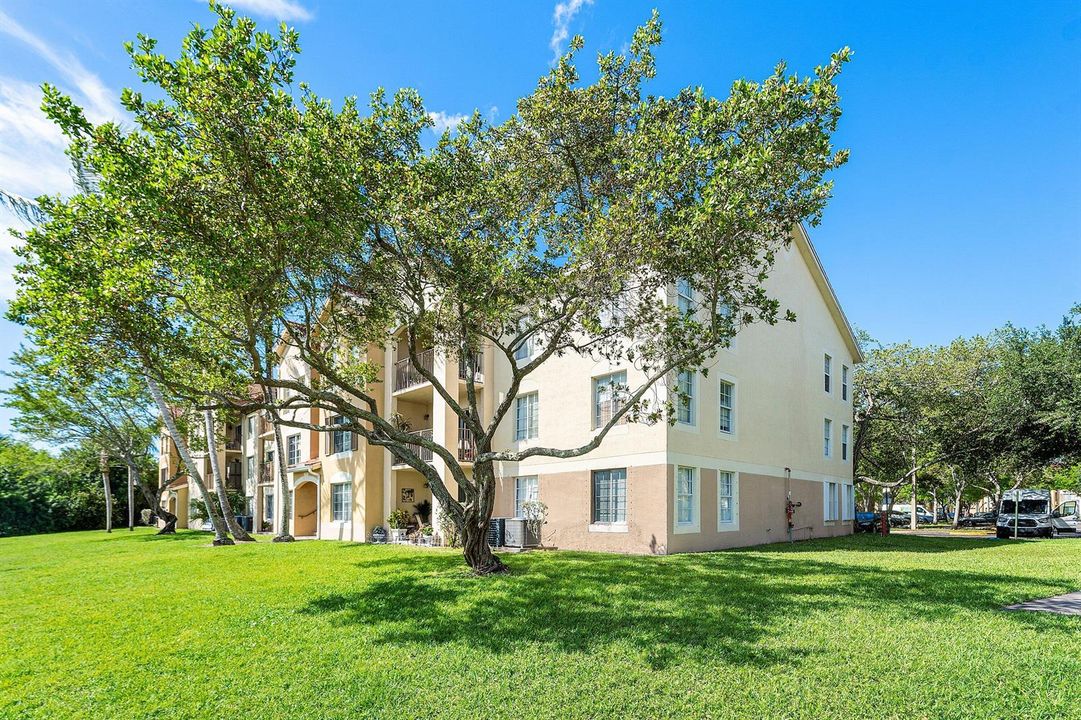 020-4180SanMarinoBoulevard-107-WestPalmB