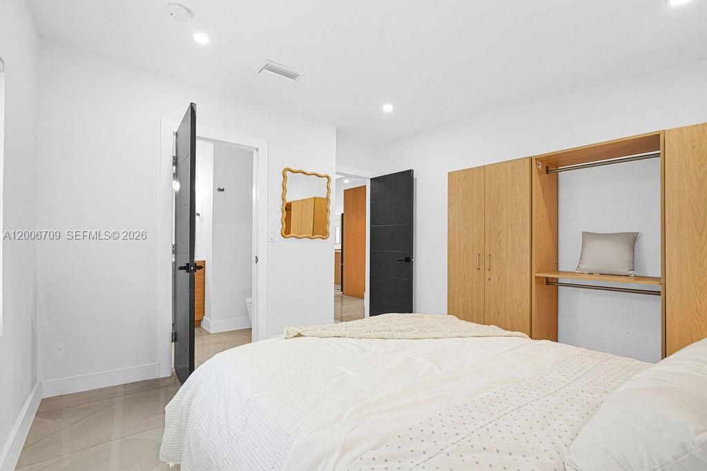 En Venta: $879,000 (3 camas, 2 baños, 1026 Pies cuadrados)