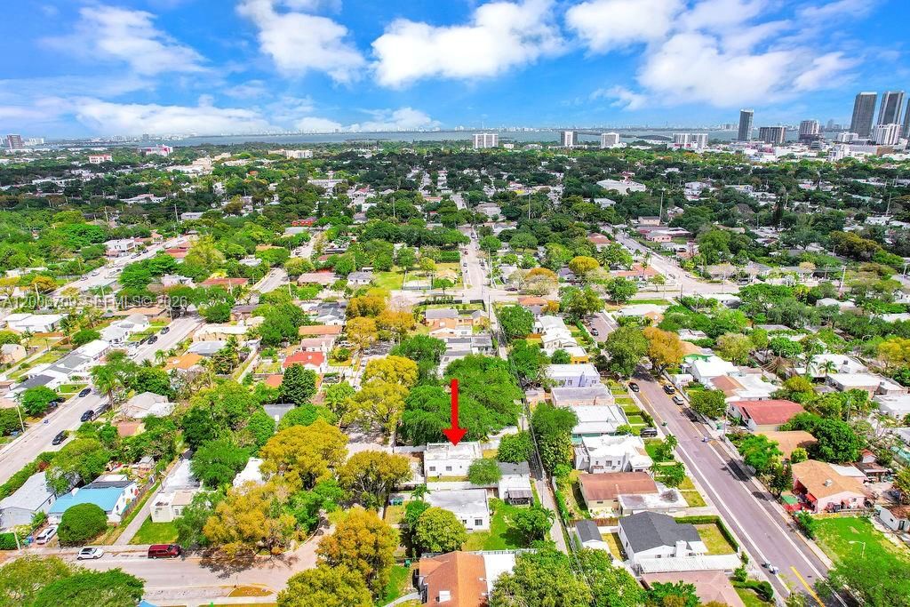 En Venta: $879,000 (3 camas, 2 baños, 1026 Pies cuadrados)
