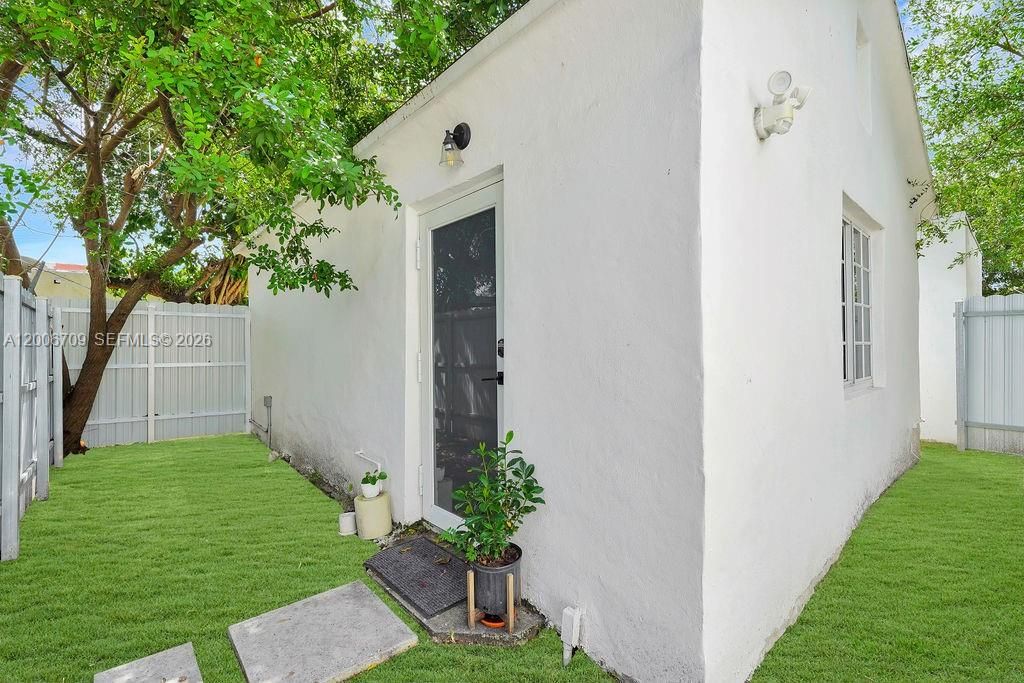 En Venta: $879,000 (3 camas, 2 baños, 1026 Pies cuadrados)