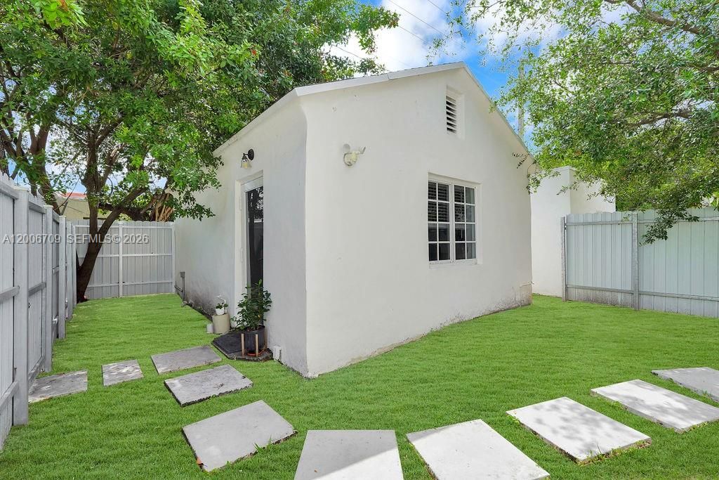 En Venta: $879,000 (3 camas, 2 baños, 1026 Pies cuadrados)