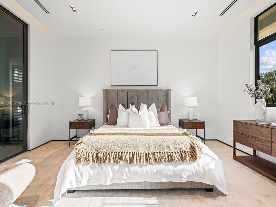 Detached guest house bedroom