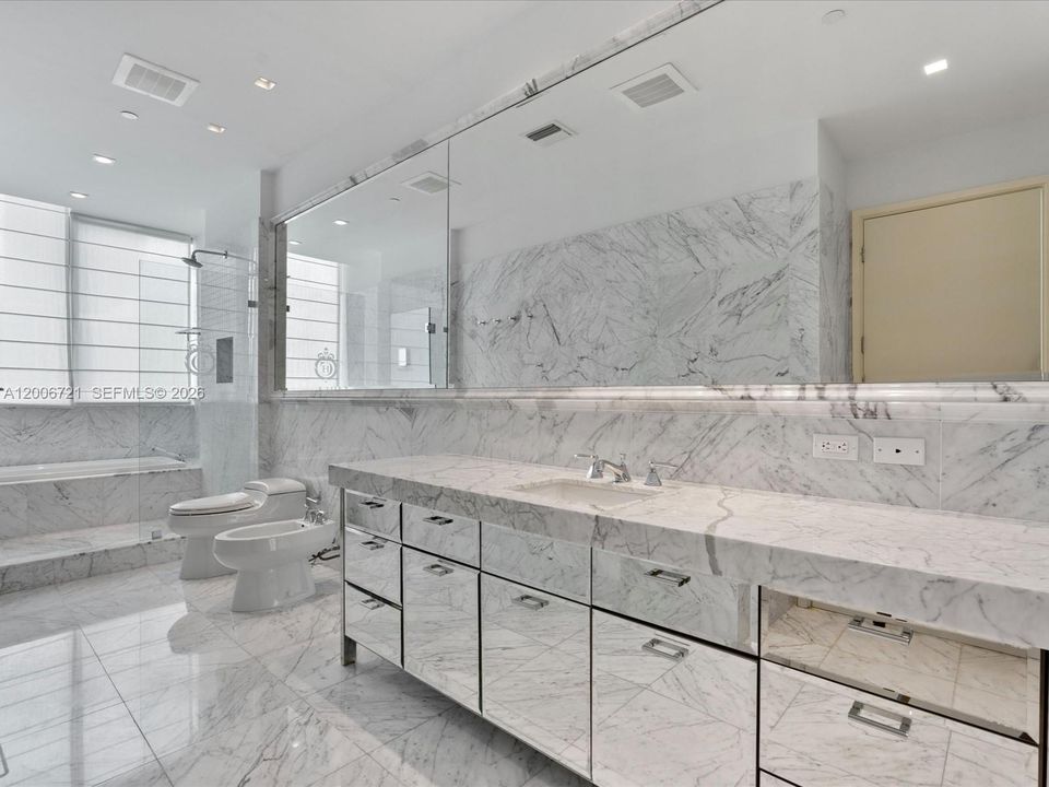 For Sale: $4,795,000 (3 beds, 5 baths, 3340 Square Feet)