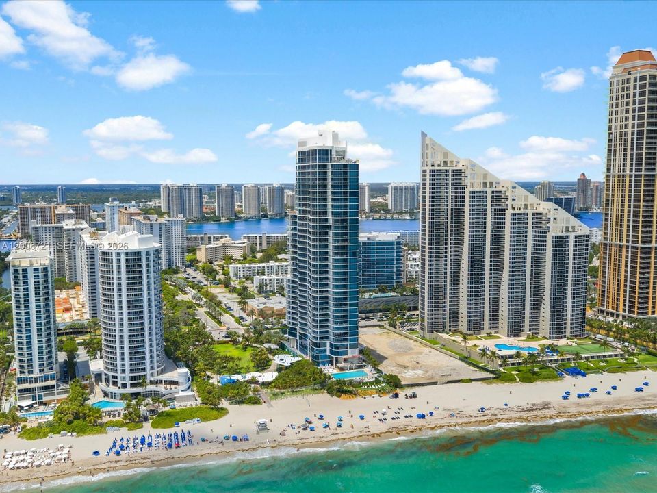 For Sale: $4,795,000 (3 beds, 5 baths, 3340 Square Feet)