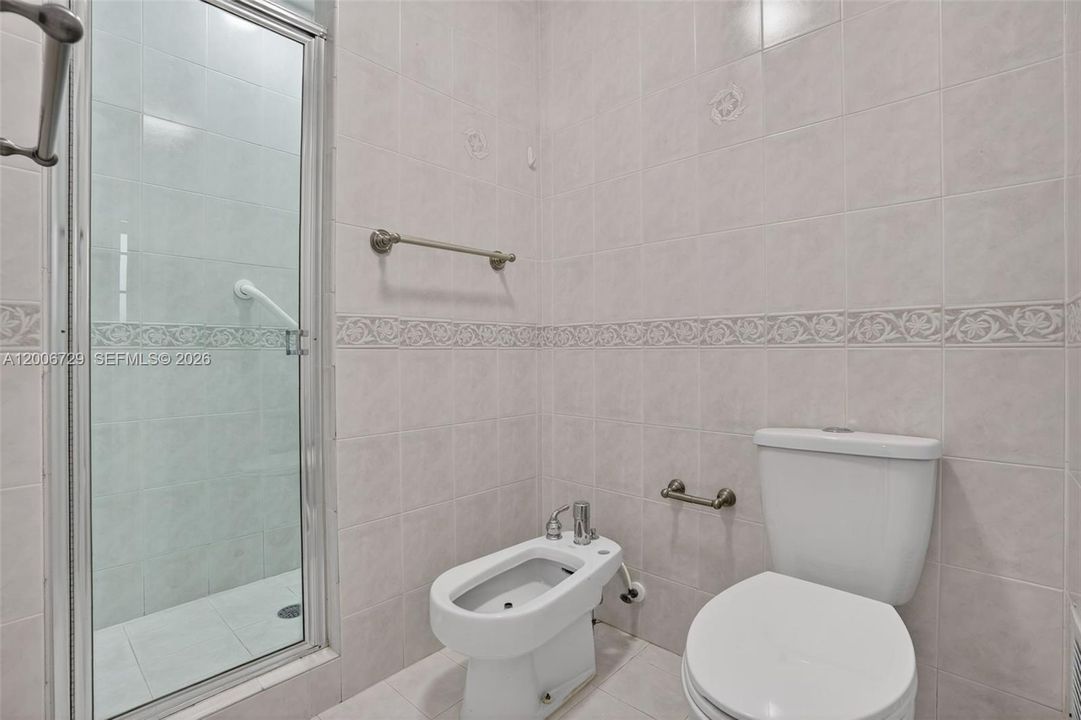 Недавно продано: $909,000 (4 спален, 3 ванн, 2133 Квадратных фут)