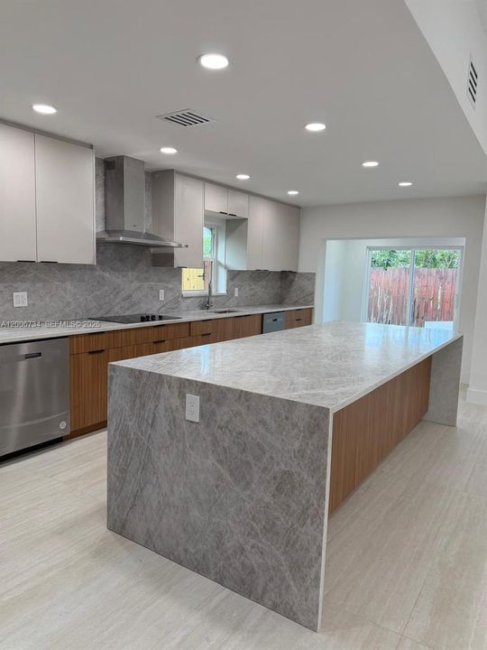 На продажу: $1,149,000 (4 спален, 3 ванн, 1636 Квадратных фут)