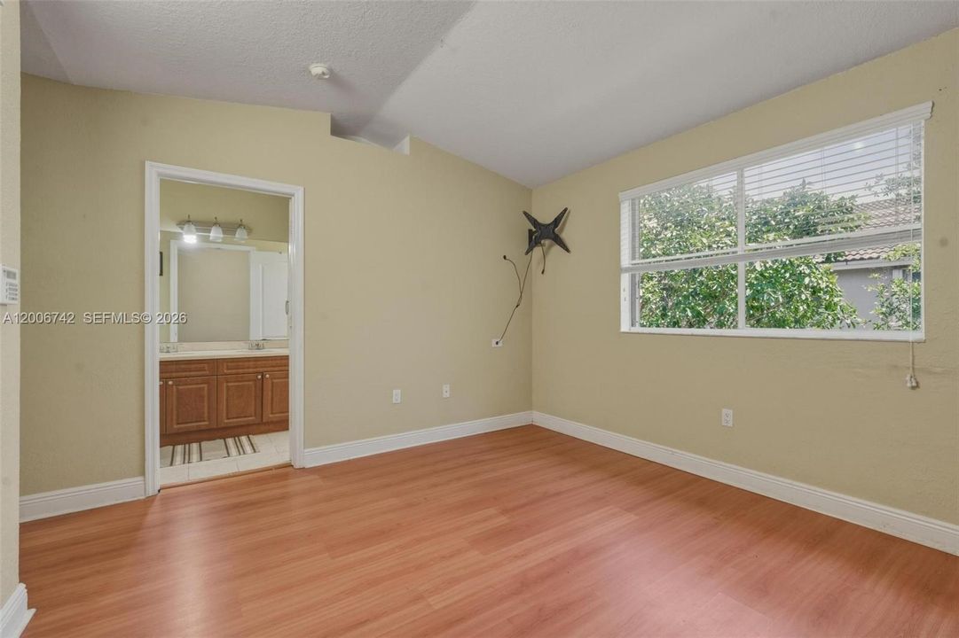 For Sale: $446,999 (3 beds, 2 baths, 1258 Square Feet)