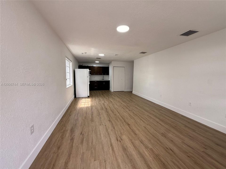 В аренду: $2,295 (2 спален, 1 ванн, 2451 Квадратных фут)