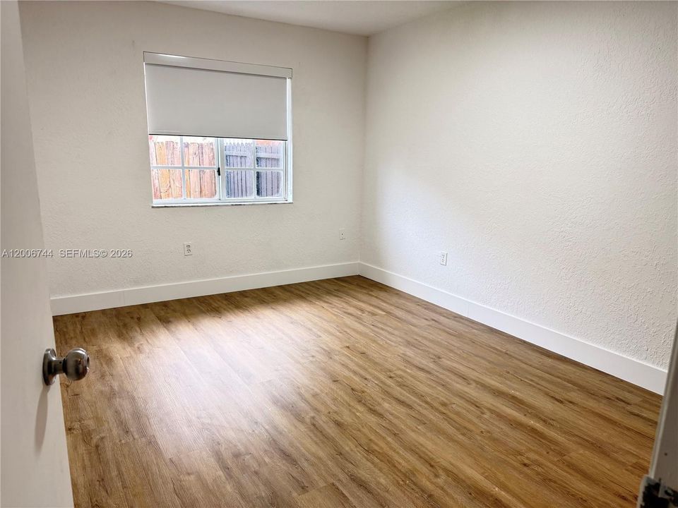 В аренду: $2,295 (2 спален, 1 ванн, 2451 Квадратных фут)