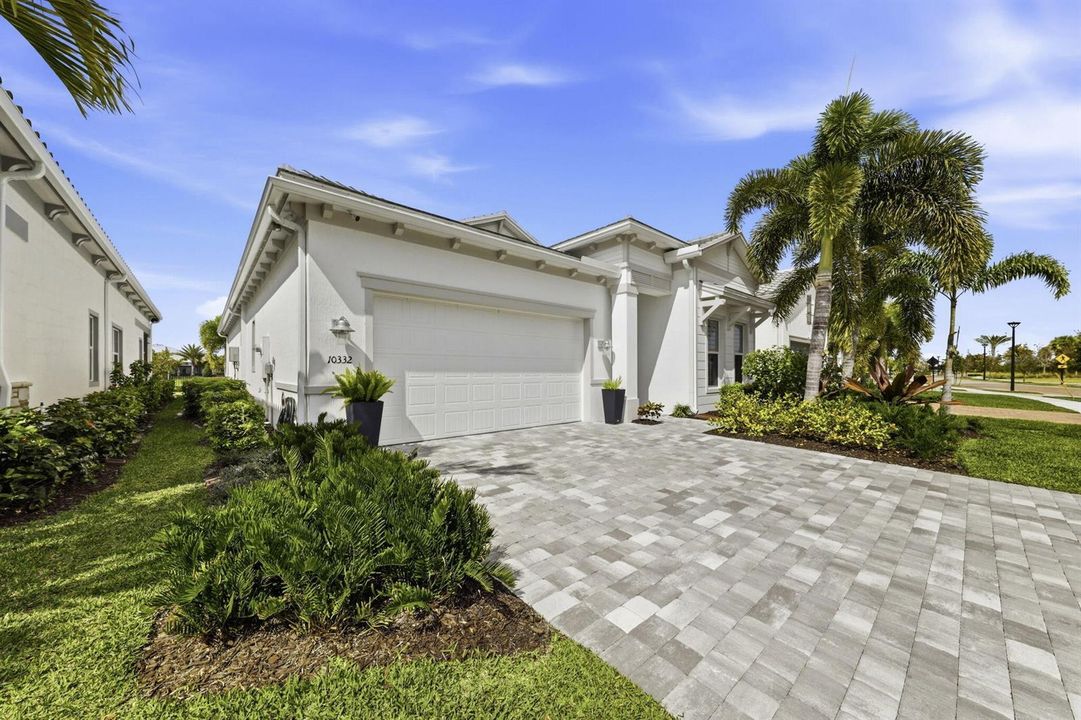 3-001_F8_10332 Northbrook Cir