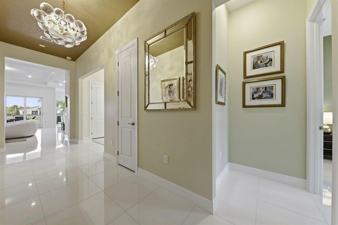 6-005_F8_10332 Northbrook Cir