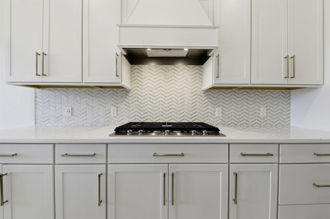 15-014_F8_10332 Northbrook Cir