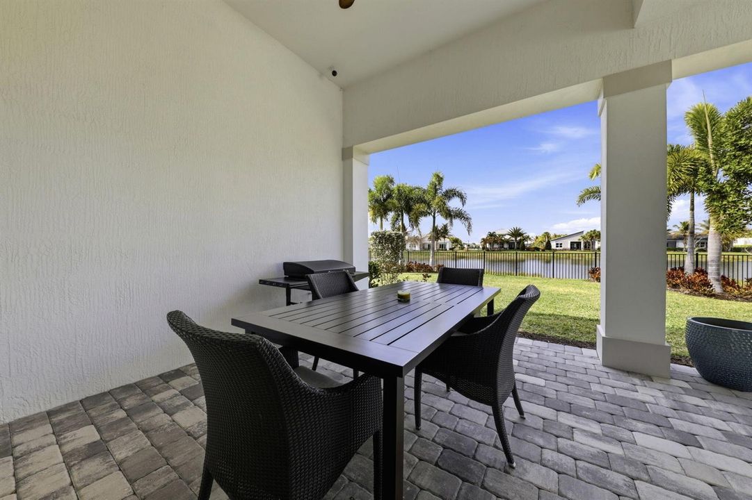 44-043_F8_10332 Northbrook Cir