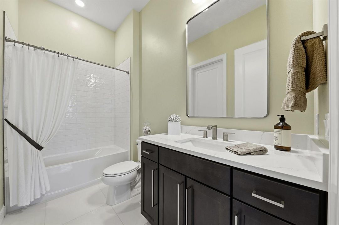 36-035_F8_10332 Northbrook Cir
