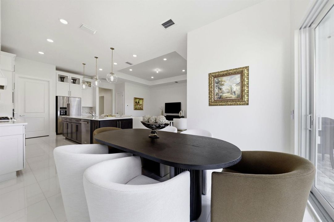 19-018_F8_10332 Northbrook Cir