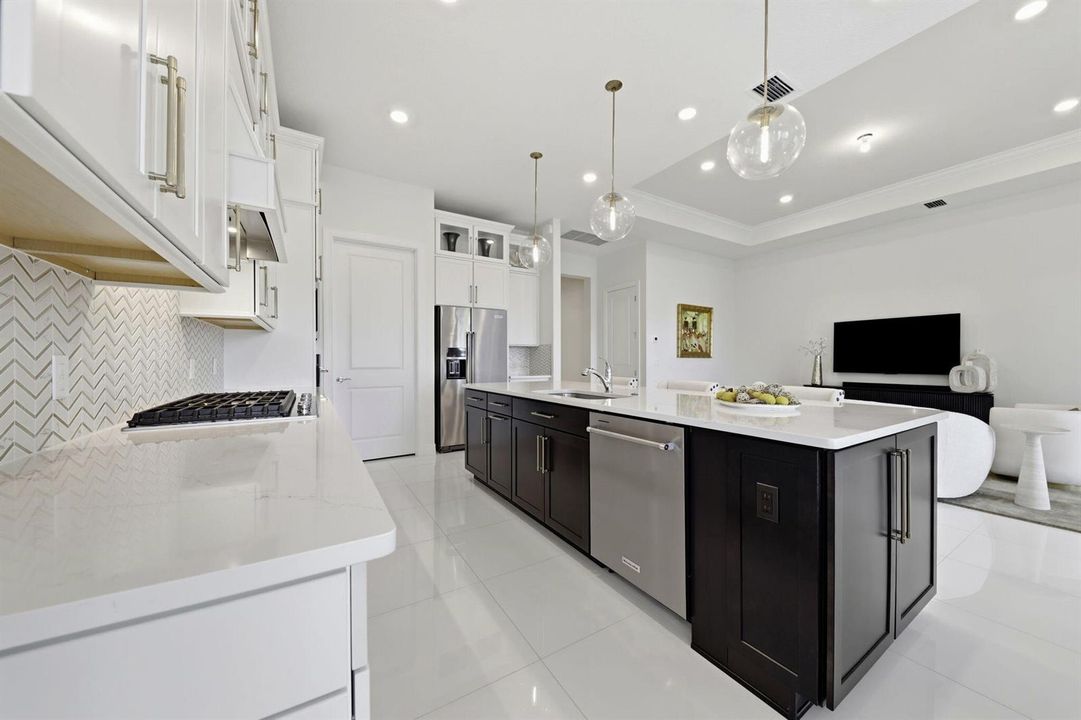 13-012_F8_10332 Northbrook Cir