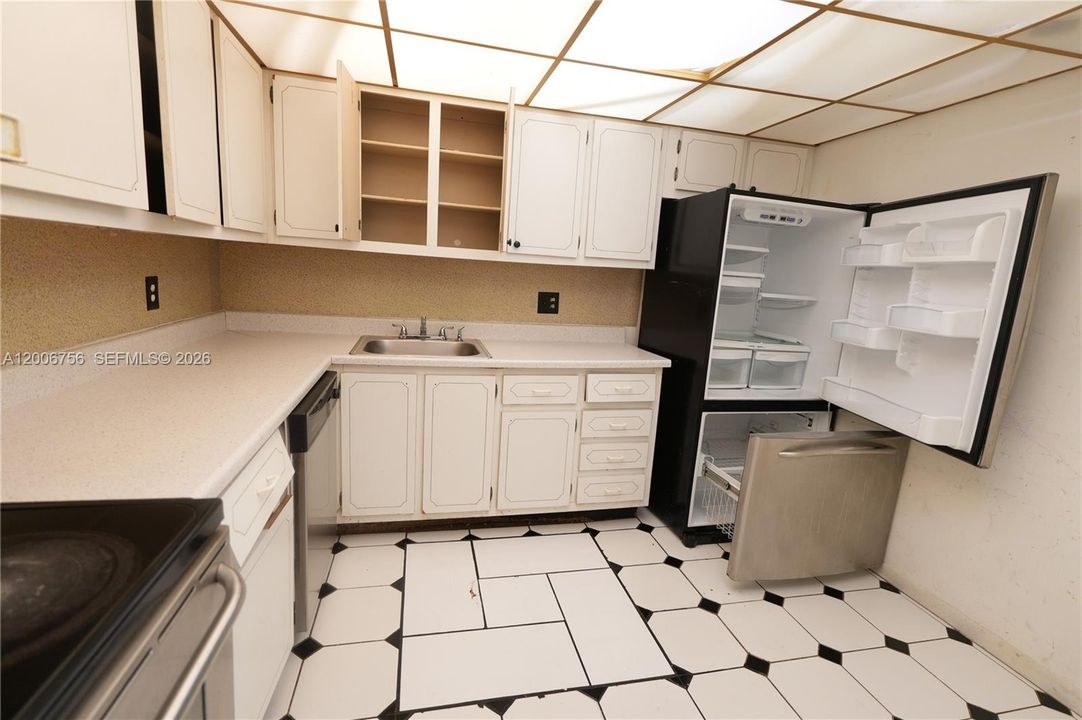 For Sale: $129,000 (2 beds, 2 baths, 1133 Square Feet)