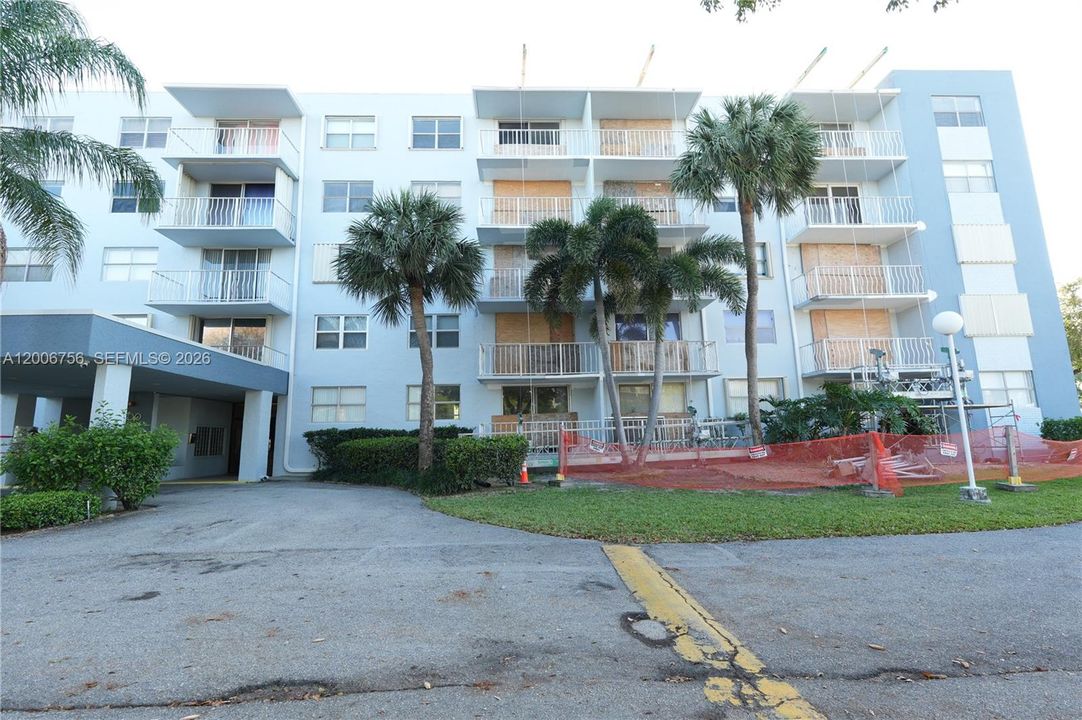 For Sale: $129,000 (2 beds, 2 baths, 1133 Square Feet)