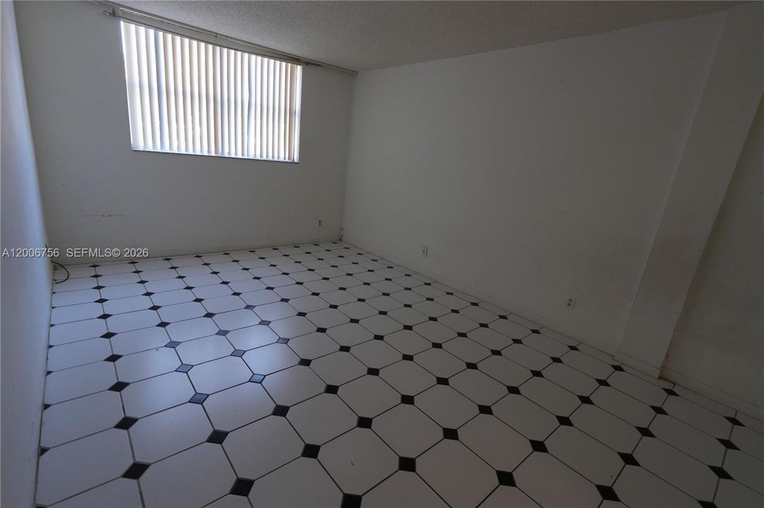 For Sale: $129,000 (2 beds, 2 baths, 1133 Square Feet)