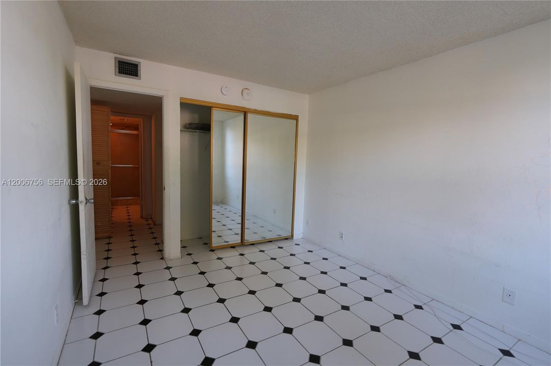 For Sale: $129,000 (2 beds, 2 baths, 1133 Square Feet)