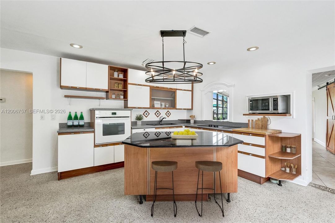 For Sale: $724,950 (3 beds, 3 baths, 2515 Square Feet)