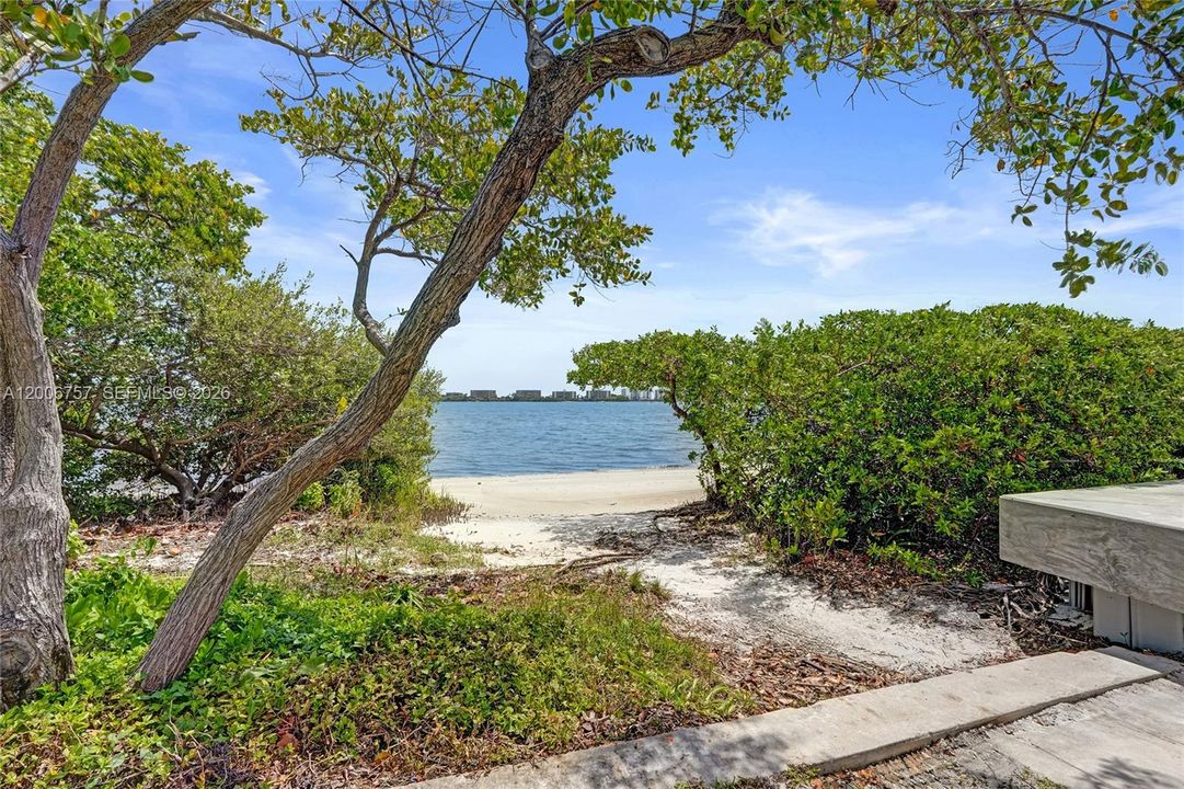 For Sale: $724,950 (3 beds, 3 baths, 2515 Square Feet)