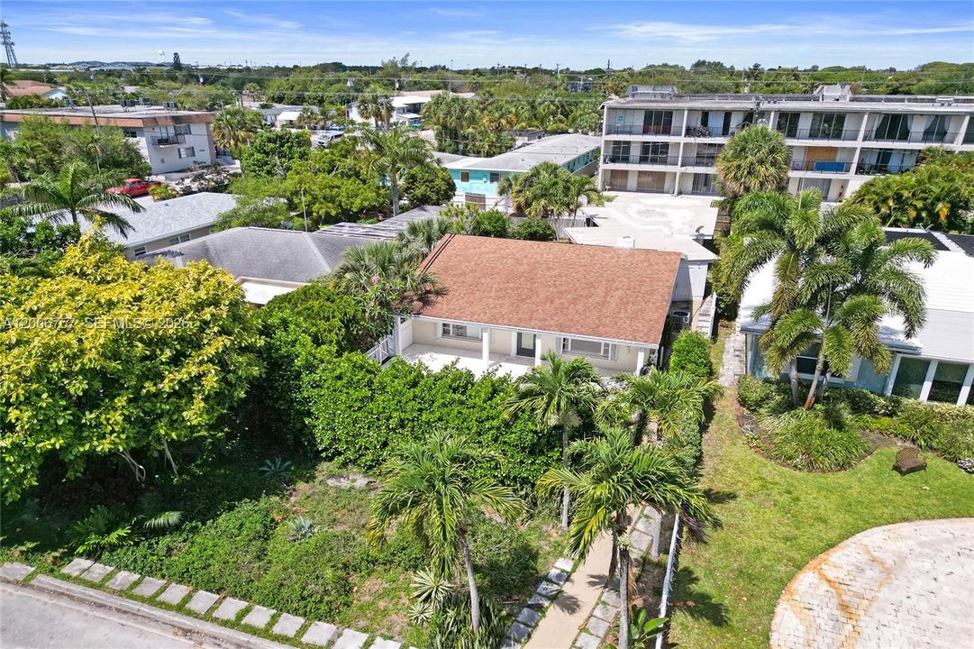 For Sale: $724,950 (3 beds, 3 baths, 2515 Square Feet)
