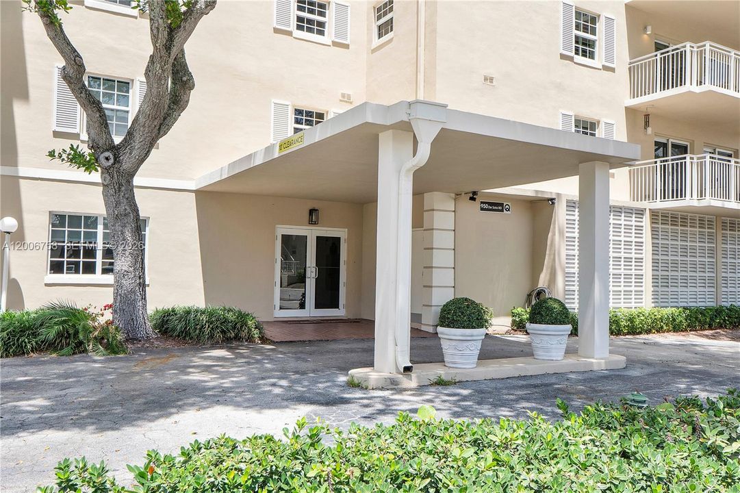 Active With Contract: $835,000 (3 beds, 2 baths, 2339 Square Feet)