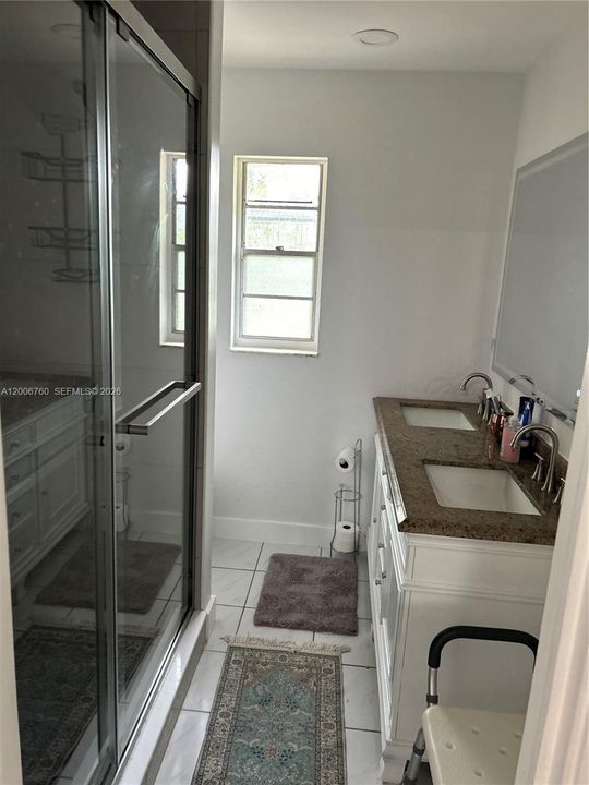 En Renta: $5,500 (3 camas, 2 baños, 1938 Pies cuadrados)