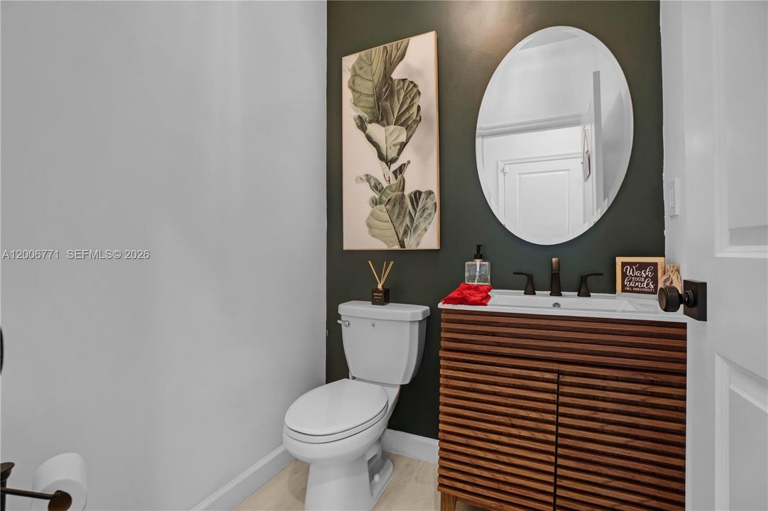 For Sale: $767,500 (3 beds, 2 baths, 1736 Square Feet)