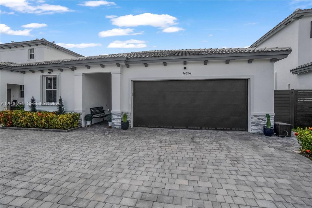 For Sale: $767,500 (3 beds, 2 baths, 1736 Square Feet)