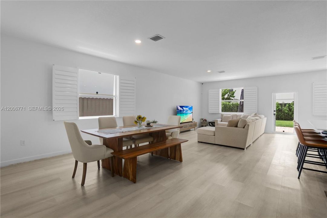 For Sale: $767,500 (3 beds, 2 baths, 1736 Square Feet)