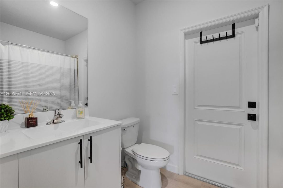 For Sale: $767,500 (3 beds, 2 baths, 1736 Square Feet)